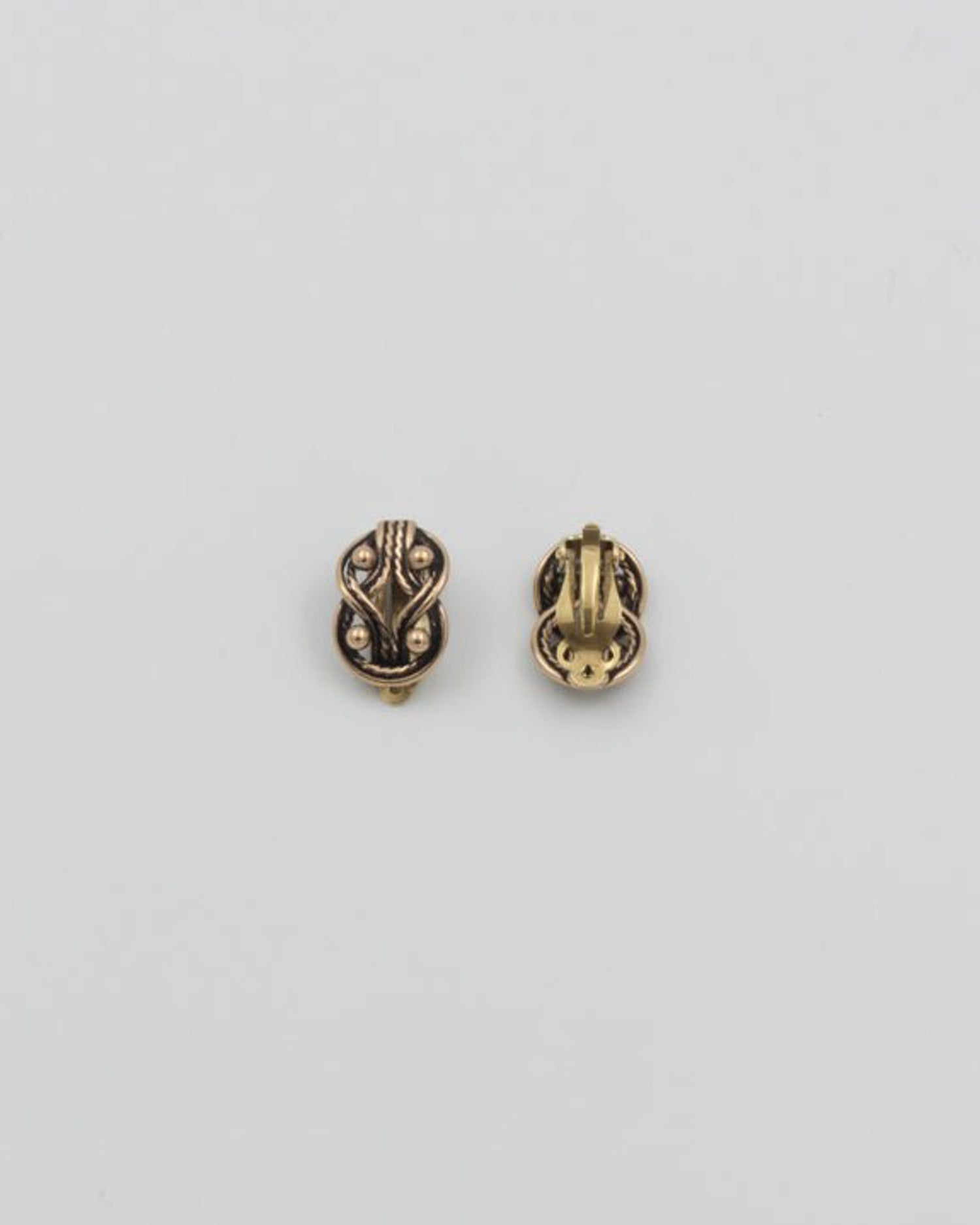 Held Teljänneito earrings clip bronze