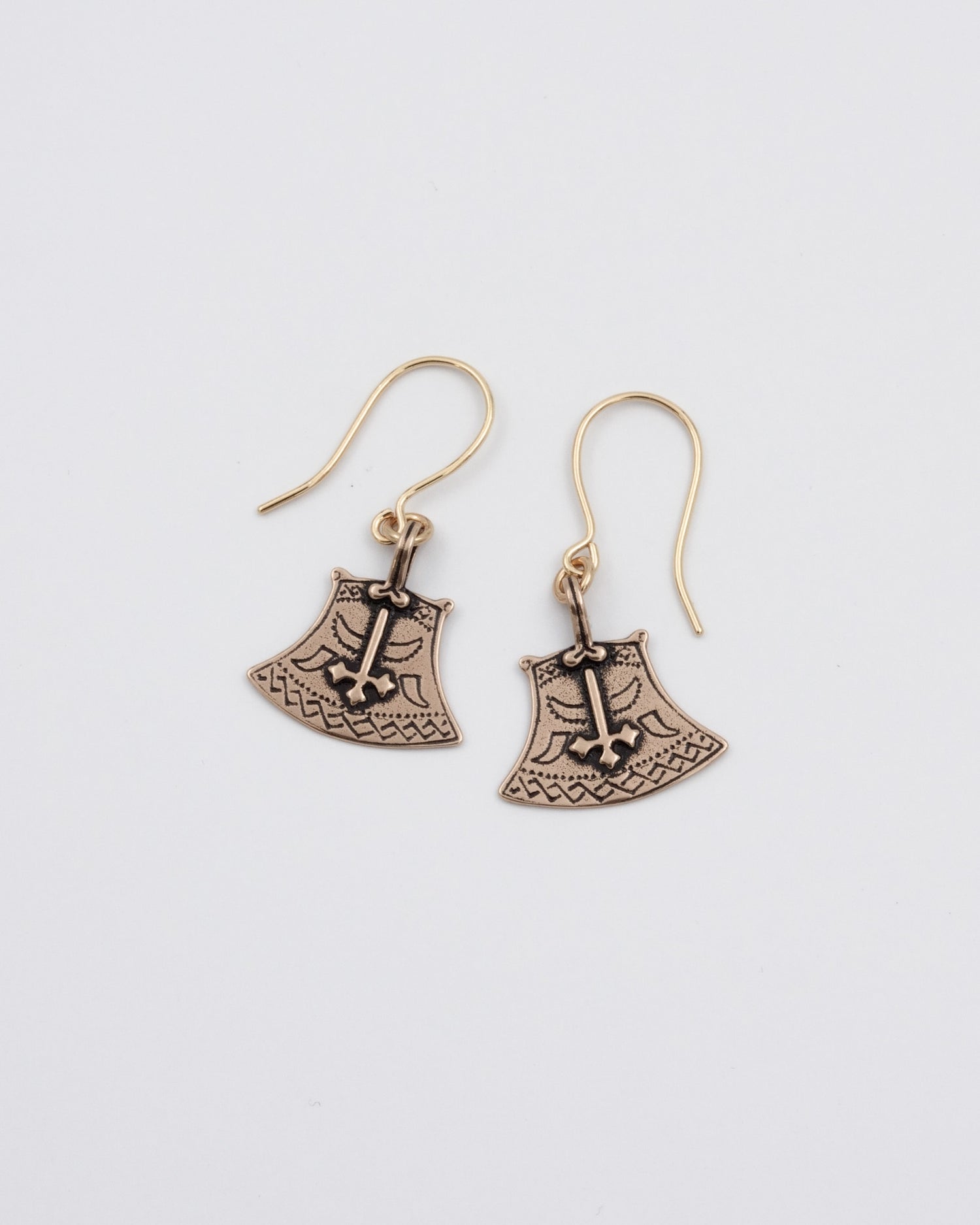 Kept Kuusamo ax earrings bronze